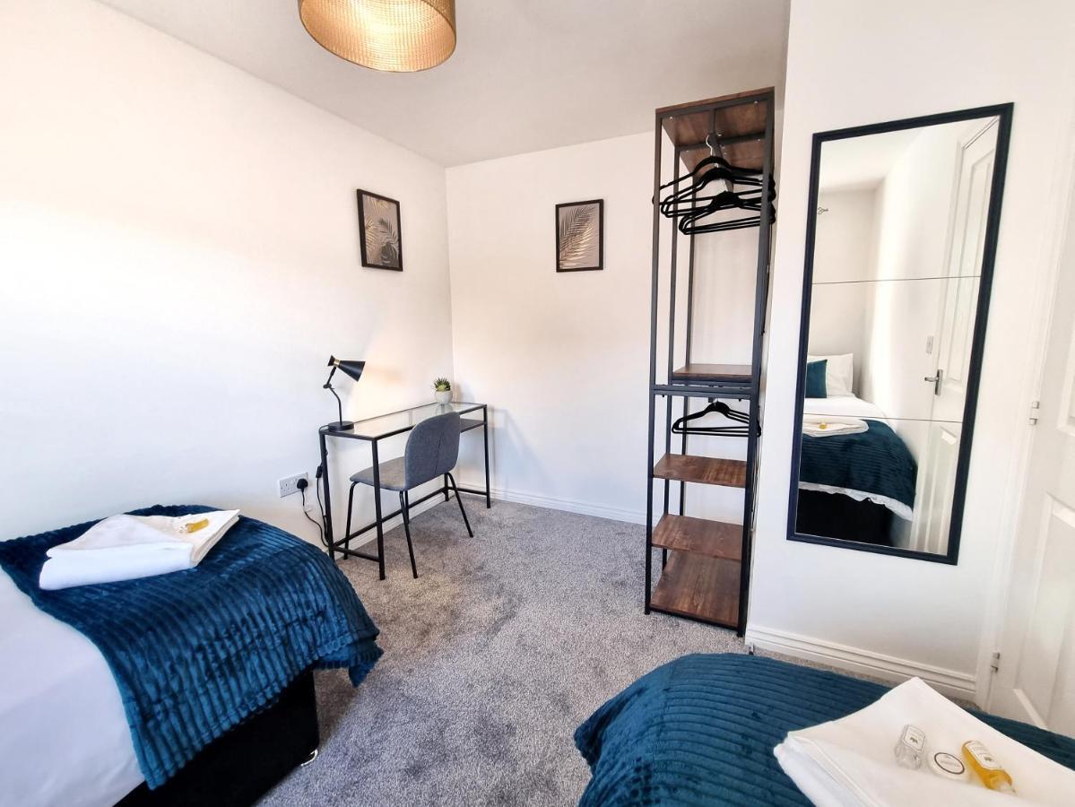 Stylish 3 Bedrooms & 2 Bathrooms House, Free Parking On Premises! Cambridge Zewnętrze zdjęcie