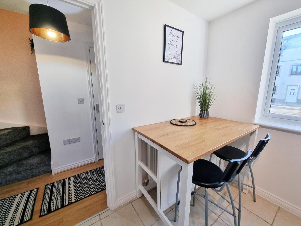 Stylish 3 Bedrooms & 2 Bathrooms House, Free Parking On Premises! Cambridge Zewnętrze zdjęcie